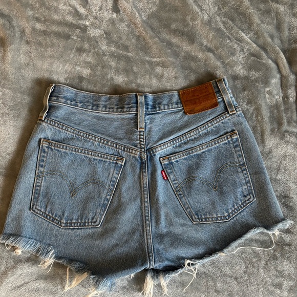 Levi’s 501 Denim Shorts - Picture 3 of 6